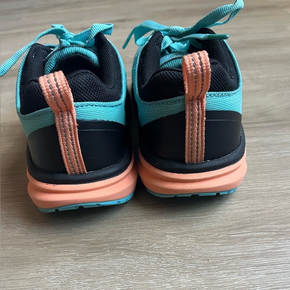 KEEN Utility Women's SZ 5 Waterproof Work Shoe Steel Toe Oil and Slip Resistant - Picture 5 of 8